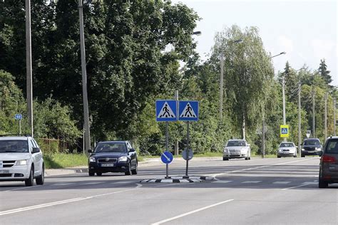 360 laipsnių nuotraukų panaudojimas kelio ženklų identifikavimui