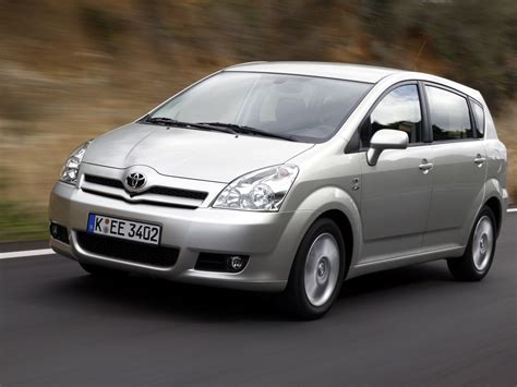 Toyota Corolla Verso priekinio stiklo remontas