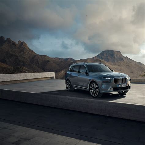 BMW X7 interjeras su modernia įranga