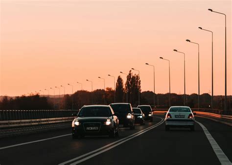 Schema, palyginanti mobiliuosius ir automobilių bokštelius