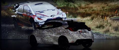 WRC automobilis trasoje