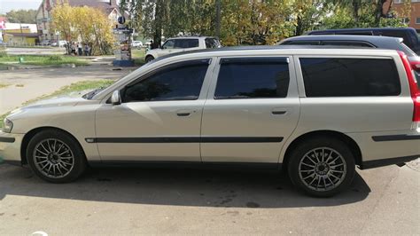 Volvo V70 II variklio skyrius
