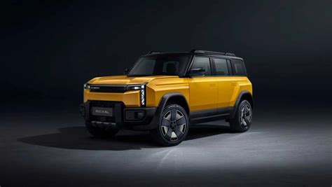 Kinijos gamintojas „Chery“ bandė pakartoti „Land Rover“ triuką su savo visureigiu „Fulwin X3L“