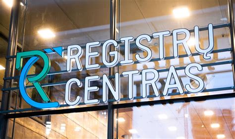 Registrų centro ir Regitros logotipai