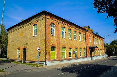 Vairavimo mokyklos pastatas