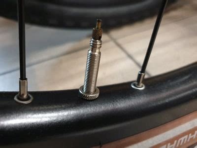 Dviračio padangų vožtuvų tipai (Presta ir Schrader)