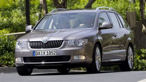 Skoda Superb II Estate automobilio nuotrauka