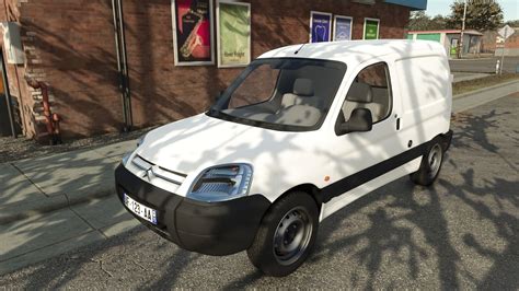 Citroen Berlingo variklio skyrius
