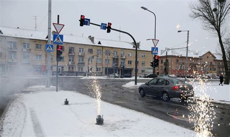 Rekonstruota sankryža su naujais šviesoforais