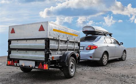 Lengvasis automobilis su didesne priekaba