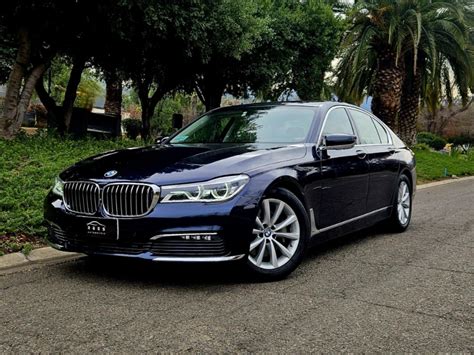 BMW 730 galinis vaizdas