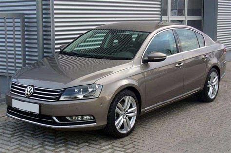 Saugiklių dėžutės vieta Volkswagen Passat B7