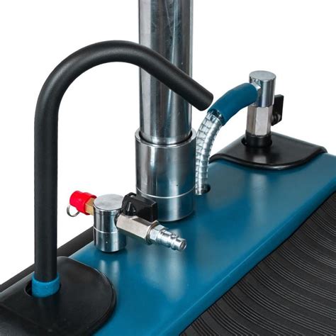 Atidirbtų alyvų surinkimo indas su atsiurbėju