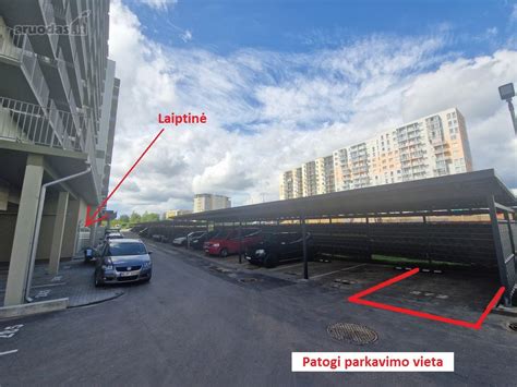Parkavimo pažeidimai prie stadiono