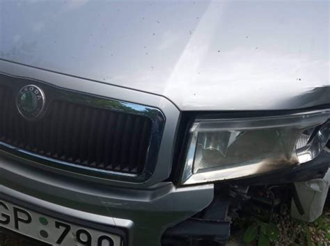 Skoda Yeti automobilio priekis su bamperiu