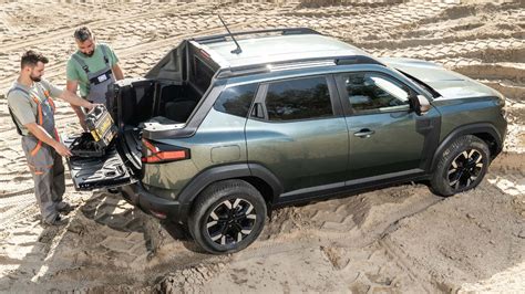 Dacia Duster važiuojantis bekele