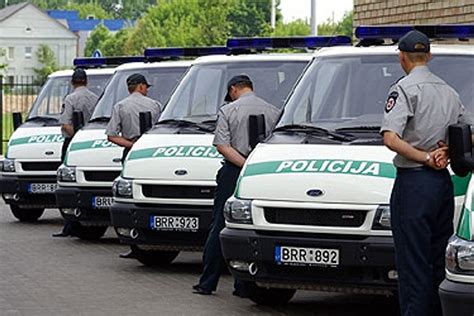Skirtingi policijos automobilių tipai