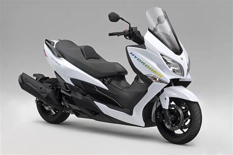 Suzuki Burgman praktiškumas ir erdvus bagažo skyrius