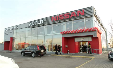 Nissan automobilių salonas