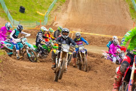 Motokroso lenktynių startas