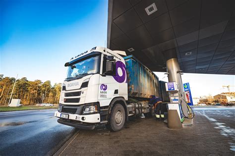 Suslėgtų gamtinių dujų (SGD) sunkvežimis