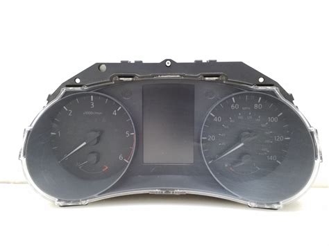 Nissan Qashqai automobilio prietaisų skydelis