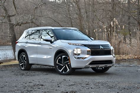 Mitsubishi Outlander automobilio priekis