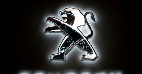 Peugeot logotipas su liūtu