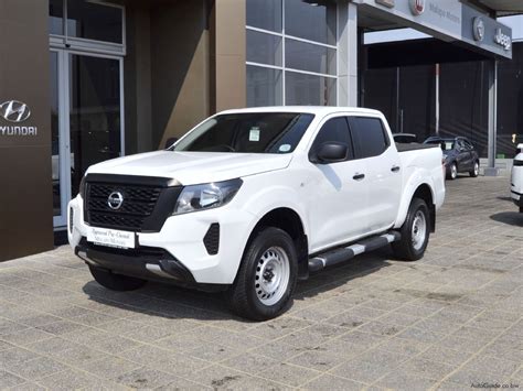 Nissan Navara su kroviniu