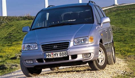 Hyundai Trajet palyginimas su konkurentais