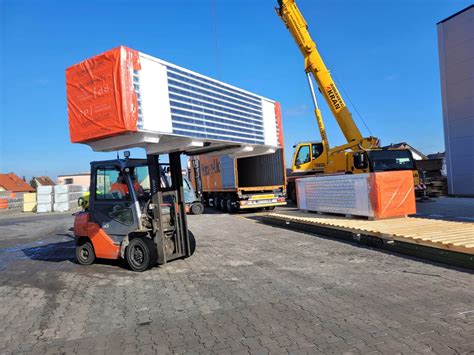 Automobilio pakrovimas į konteinerį JAV uoste