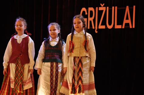 Atlikėjų nuotraukos