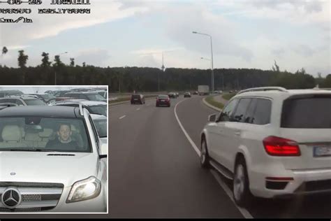 Vaizdo įrašas, kuriame užfiksuotas pavojingai vairuojantis automobilis