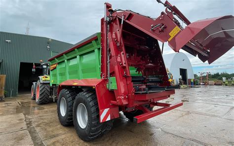 Strautmann mėšlo kratytuvas laukuose