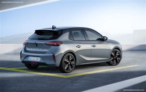 Schematinis Opel Corsa ratlankio vaizdas su matmenimis