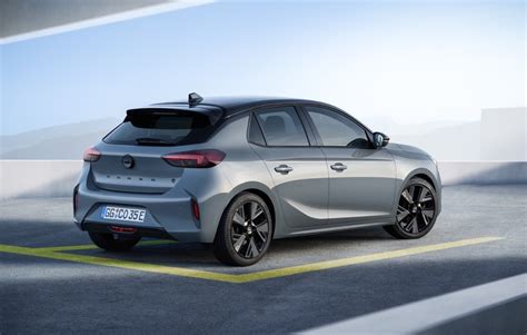 Nuotrauka: įvairių ratlankių modelių Opel Corsa