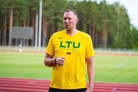 Darius Songaila treniruojantis Šiaulių komandą