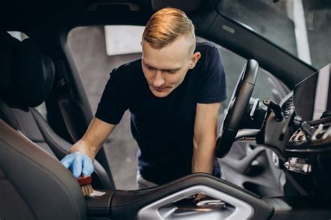 Infografika su patarimais kaip prižiūrėti automobilio saloną