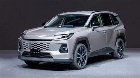 Toyota RAV4 istorija ir dizainas