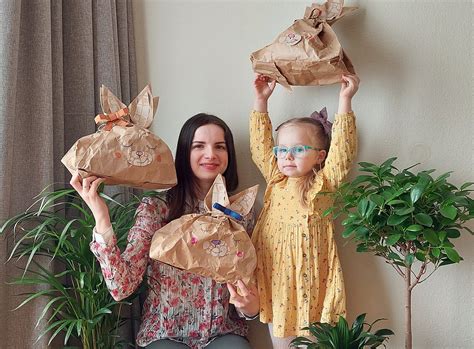 Žmogus, įkvepiantis garus iš maišelio