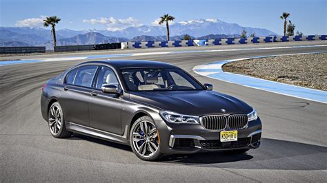 BMW M760Li xDrive priekis