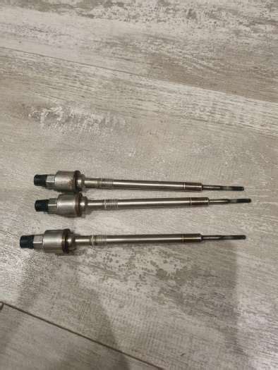 Schematinis NGK žvakės veikimo principas