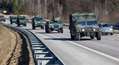 Palyginimas tarp ratinių ir vikšrinių transporto priemonių