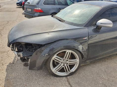 Automobilio kėbulo pažeidimai po avarijos