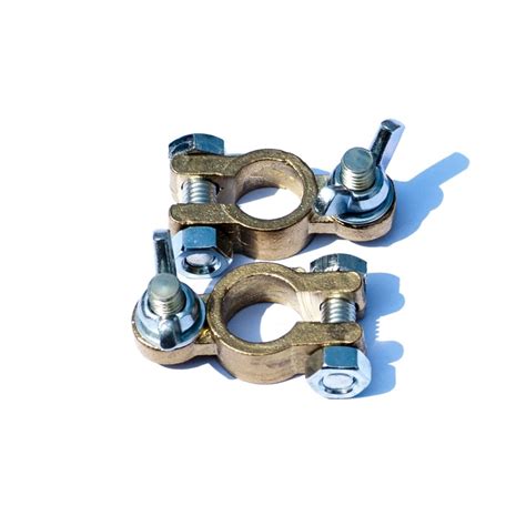 Akumuliatoriaus gnybtai ir laidai