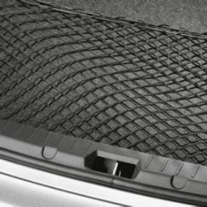 Vertikalus krovinių tvirtinimo tinklas Toyota Verso bagažinėje