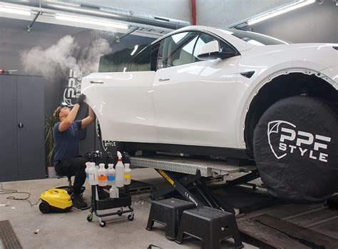 Automobilio apklijavimas apsaugine PPF plėvele