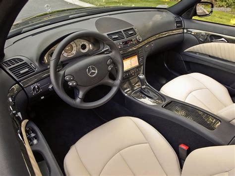 Mercedes-Benz E klasė (W211) interjeras