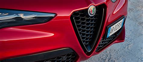 Schematinis populiarių Alfa Romeo modelių vaizdas