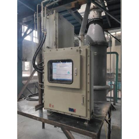 Nuotrauka su skirtingais inverterių modeliais